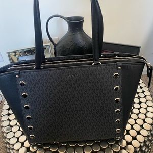 Michael Kors Holly Handbag